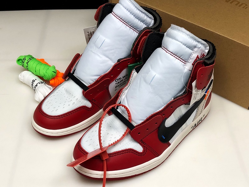 OFF-WHITE x Air Jordan 1 Chicago